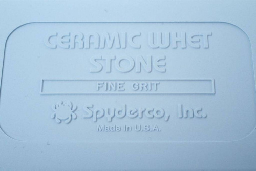  Spyderco Керамический камень (alumina ceramic) BENCH STONE FINE фото 3